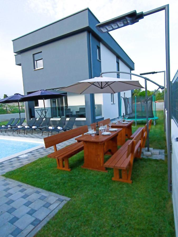 Villa Nikolina - Luxury Villa With 5 Bedrooms And Swimming Pool Vodnjan Εξωτερικό φωτογραφία