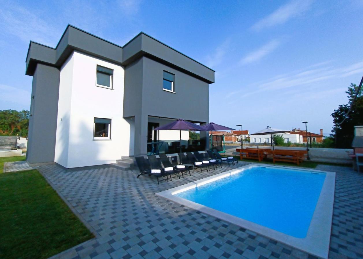 Villa Nikolina - Luxury Villa With 5 Bedrooms And Swimming Pool Vodnjan Εξωτερικό φωτογραφία